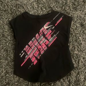 Girls Nike T-shirt